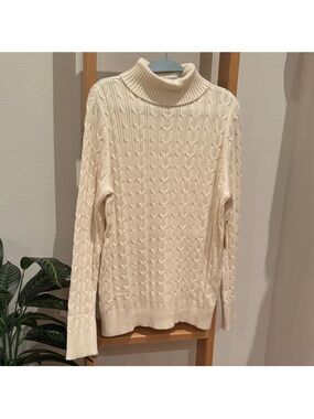 🆕 St. John's Bay Cream Cable Knit Turtleneck Sweater
